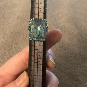 large blue stone woman’s fashion ring size 4